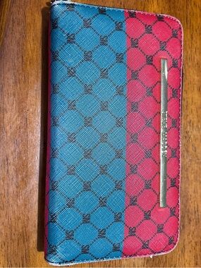 Steve Madden Patterned Zip Wallet